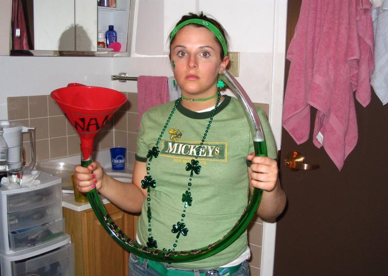 collegegirlbeerbellies:St. Patricks Day (Part 1)