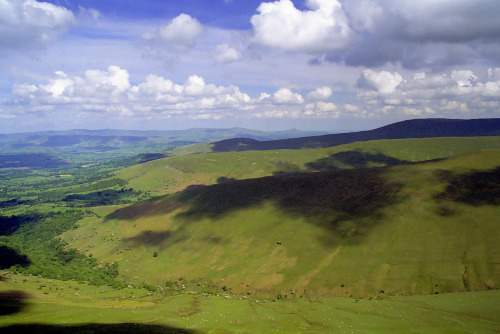 1998: Stunning Welsh countryside of the Brecon Beacons, whose unique geomorphology is primarily the 