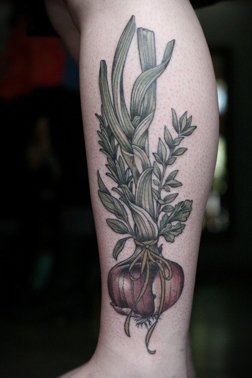 wonderlandtattoospdx: kirstenmakestattoos: Red onion with parsley, sage, rosemary and thyme, for Mic