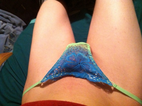 lookwhatsinmypanties: pantiesrochelle: Me!! Jus hangin out at home tonight, freshly shaved ready to 