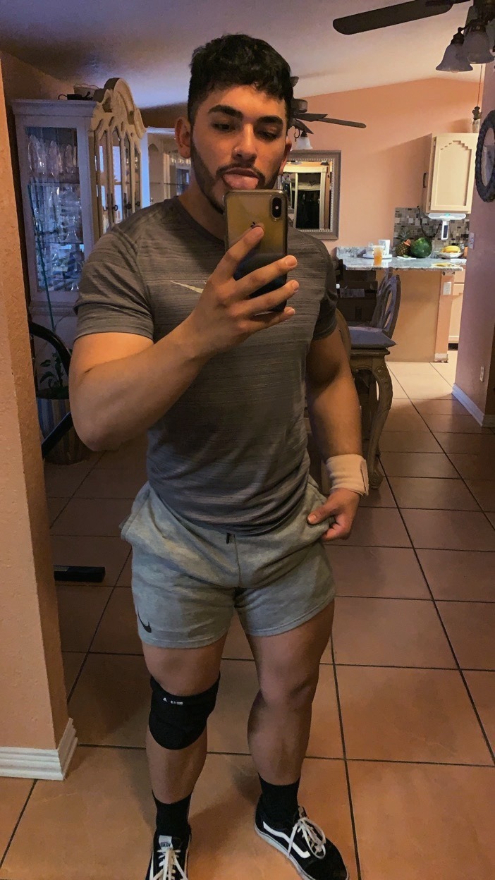 vetamints:   Messy ass hair tho  Ig: da_danieladame 