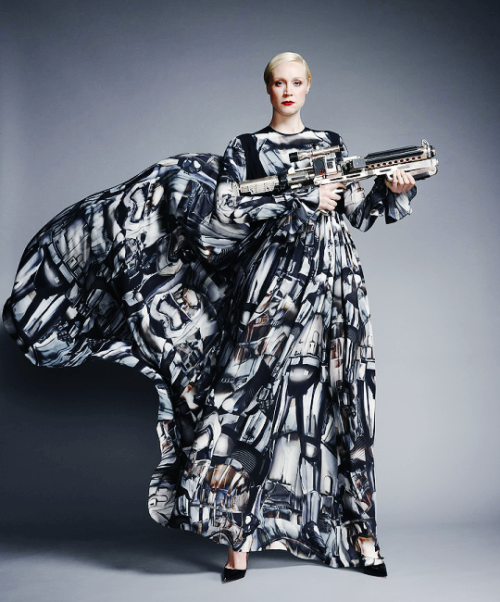starwarsvillains:Gwendoline Christie in Giles Deacon’s Captain Phasma inspired gown“Many people rema