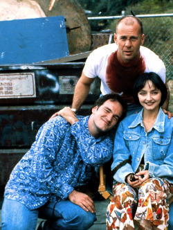  Quentin Tarantino, Bruce Willis, and Maria de Medeiros on the set of Pulp Fiction 