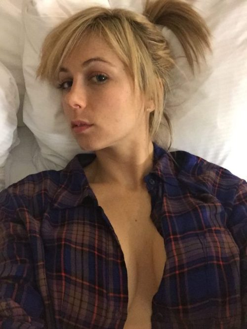 uncesored:  Iliza Shlesinger