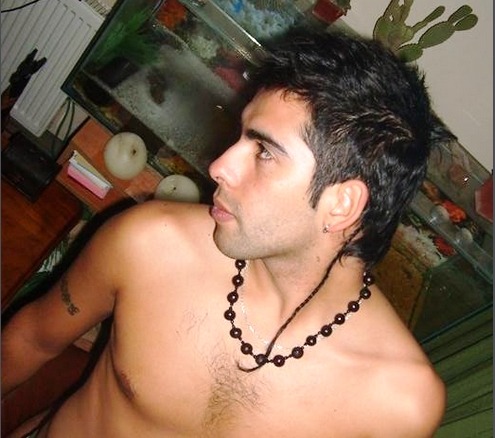 tontongrande:  Su wacho flaite para gozar pajeandose cabros rqls…..