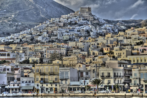 breathtakingdestinations:Syros - Greece (by Christophe André) 