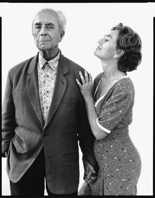 24hoursinthelifeofawoman:Michelangelo Antonioni with his wife Enrica (1993, Rome) photographed by Richard Avedon.