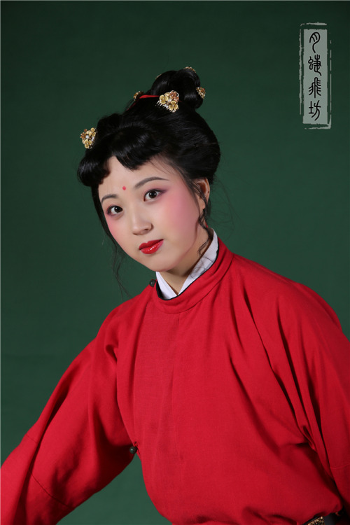 changan-moon: Traditional Chinese clothes, hanfu. Tang dynasty style: 襦裙rú qún,  