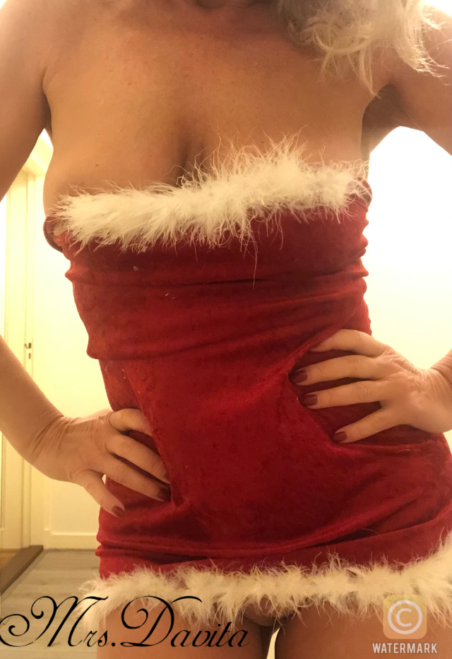 mrsdavita:Almost… You make a very sexy Mrs. Claus 