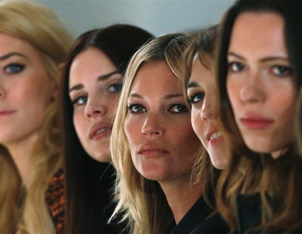 hydrolize:  blue-foxes:  so-narly:  Lana Del Rey, Kate Moss, and Alexa Chung  god