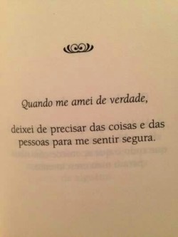 “Somos almas errantes em busca da felicidade.”