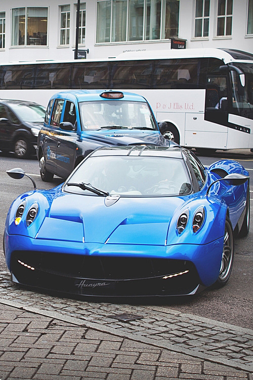visualechoess:  Pagani - by: James_Greasley 