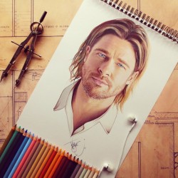 escape-to-art:Even more color pencil portraits by @ Vsantaolalla 