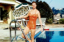 gloriaswanson:  Candid color footage of the stars, c. 1950s 