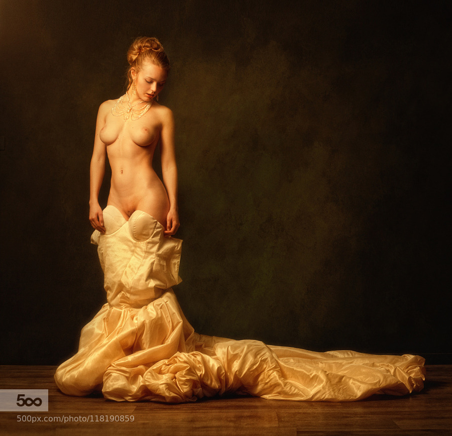 bannedontherun:    Anna by zachar   