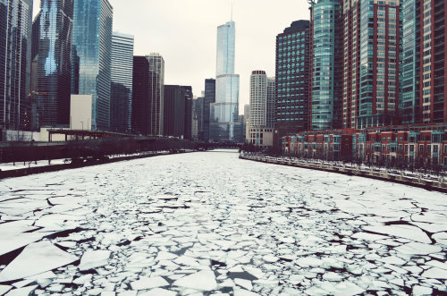 ddesignsmultimedia:  Frozen Chicago River 