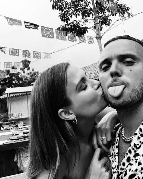 bohnes: i’m a dork but she still kisses me. @josephineskriver