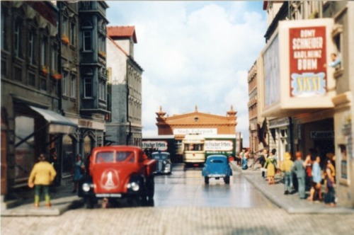 Pola railway models, german city in the 1950s, including World War rubble site, beetle, advertising 