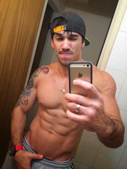 edu-dudu:  Diego Mineiro aka Adriano - garoto de programa (Brazilian gay escort) - Part 2