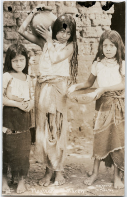 cazadordementes:  Mexican children.-1910Creator: