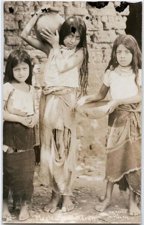 cazadordementes:  Mexican children.-1910Creator: Horne, Walter H., 1883-1921