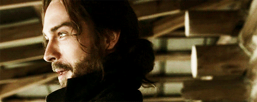 dainesanddaffodils:manningsarah:An officer of the law with a delinquent past. Imagine the delinquenc