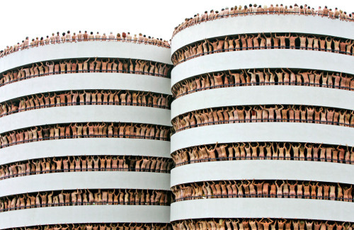 wetheurban:  PHOTOGRAPHY: Nude Landscape Portraits by Spencer Tunick Spencer Tunick stages scenes in which the battle of nature against culture is played out against various backdrops, from civic center to desert sandstorm, man and woman are returned