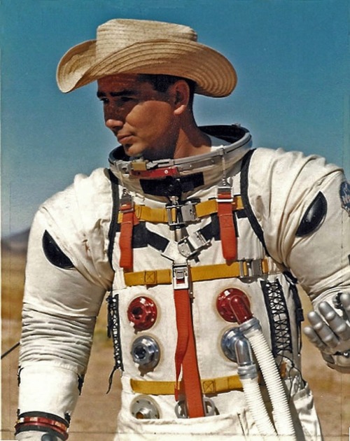  Joe O’Connor testing a spacesuit at Hopi Buttes Volcanic Field north-east of Flagstaff, 1965. Photo