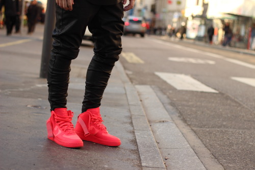 outfits with red air forces