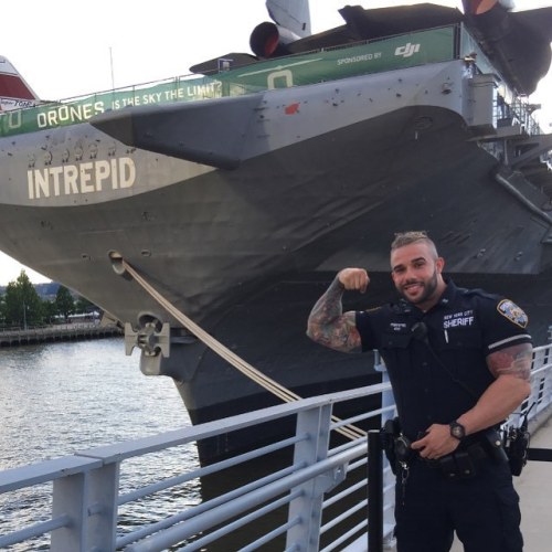 brentrollinsdailypicture:  NYC Sheriff 