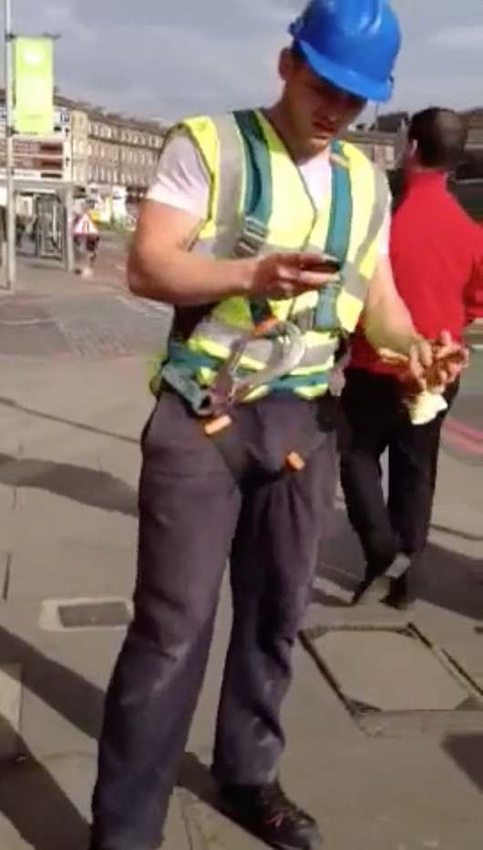 guys-with-bulges:  WHOA. Hot construction worker walking around like a boss. There’s