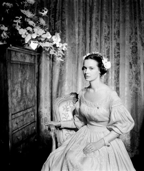 THE BRIDE Gloria Vanderbilt