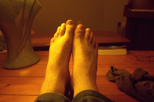 malebarefoot:something distracting you?