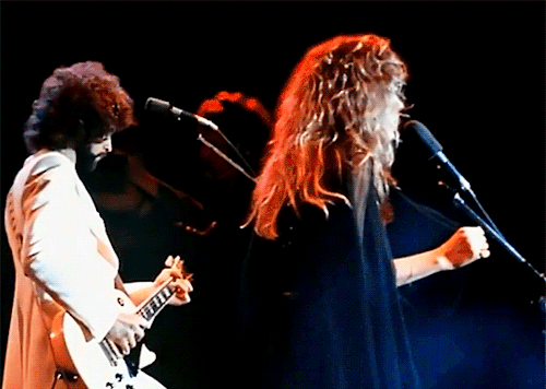juniorsfarm:Fleetwood Mac Performing Dreams[x]