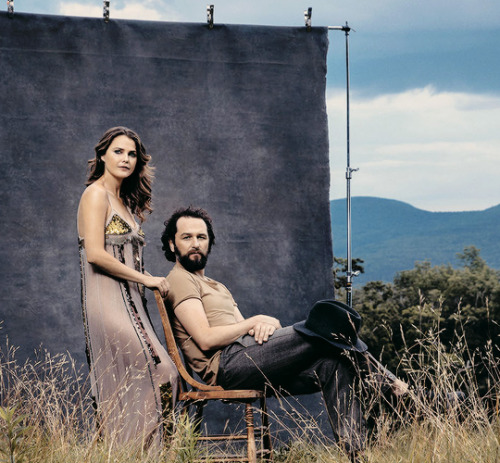 kerirusselldaily:Keri Russell & Matthew Rhys photographed by Eric Ryan Anderson for The Hollywoo