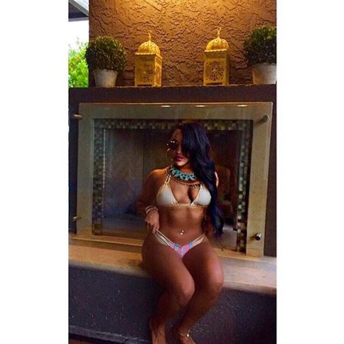 It’s always summer somewhere☀️ @realmissnatalienunn in her Masai/Nudethank you doll #natalie