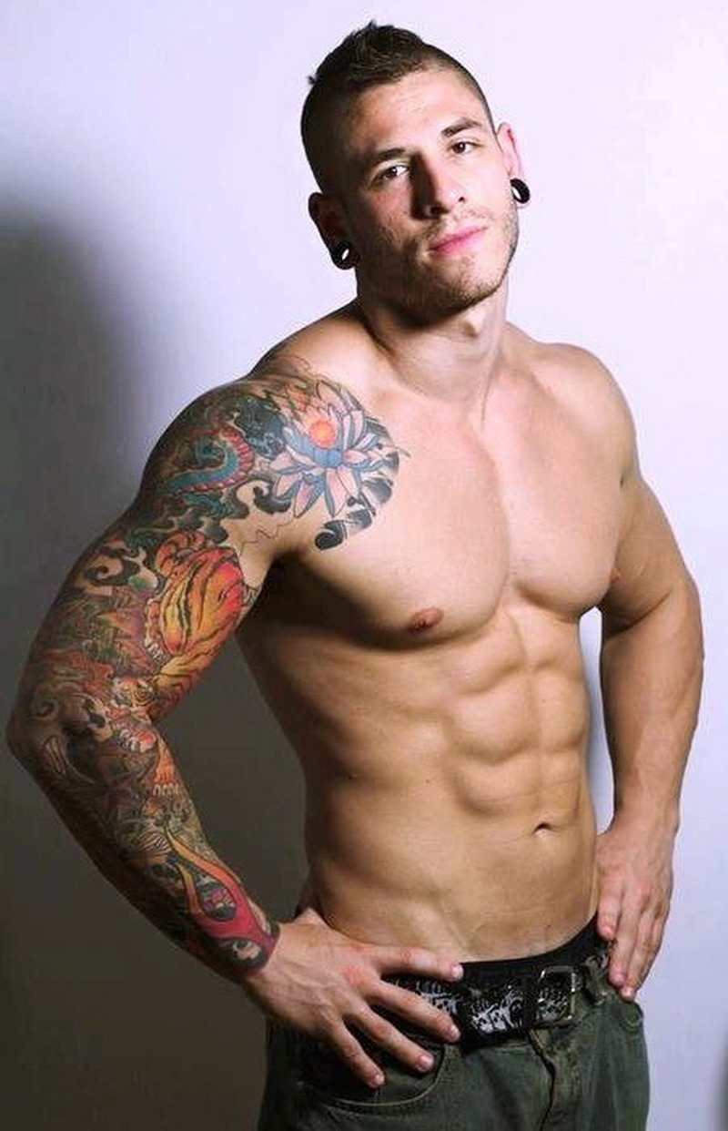 hunks4you:  Share your Selfies or Favorites - http://hunks4you.tumblr.com/submit
