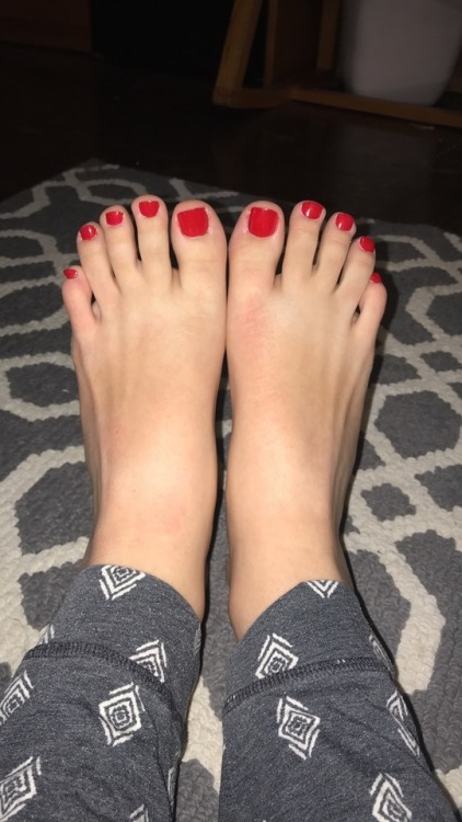 selling beautiful pictures of my pretty feet. dm me if interested. I know you want more daddy. ill b