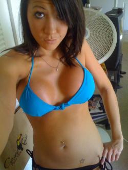 sexyanonymous3000:  hotcollegebabes:  A few beers  Sexyanonymous3000-over 14,000 amateur pictures!! Submissions welcomed. sexyanonymous3000@gmail.comwww.sexyanonymous3000.tumblr.com