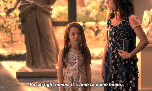 thehauntingsource: You can play outside until dinner, but when I flash the porch light twice… The Haunting of Hill House (2018) dir. Mike Flanagan 