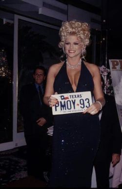 loveannanicolesmith:  Cocktail Party introducing Playboy’s 1993 Playmate of the Year ❤️️
