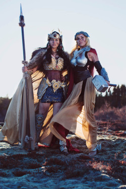 cosplaysleepeatplay:  Meagan as Valkyrie Wonder Woman, Reilena as Thor 