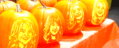 arthurpendragonns:Someone will die. Of fun. And of murder. There’s going to be beer, pumpkins Bloody