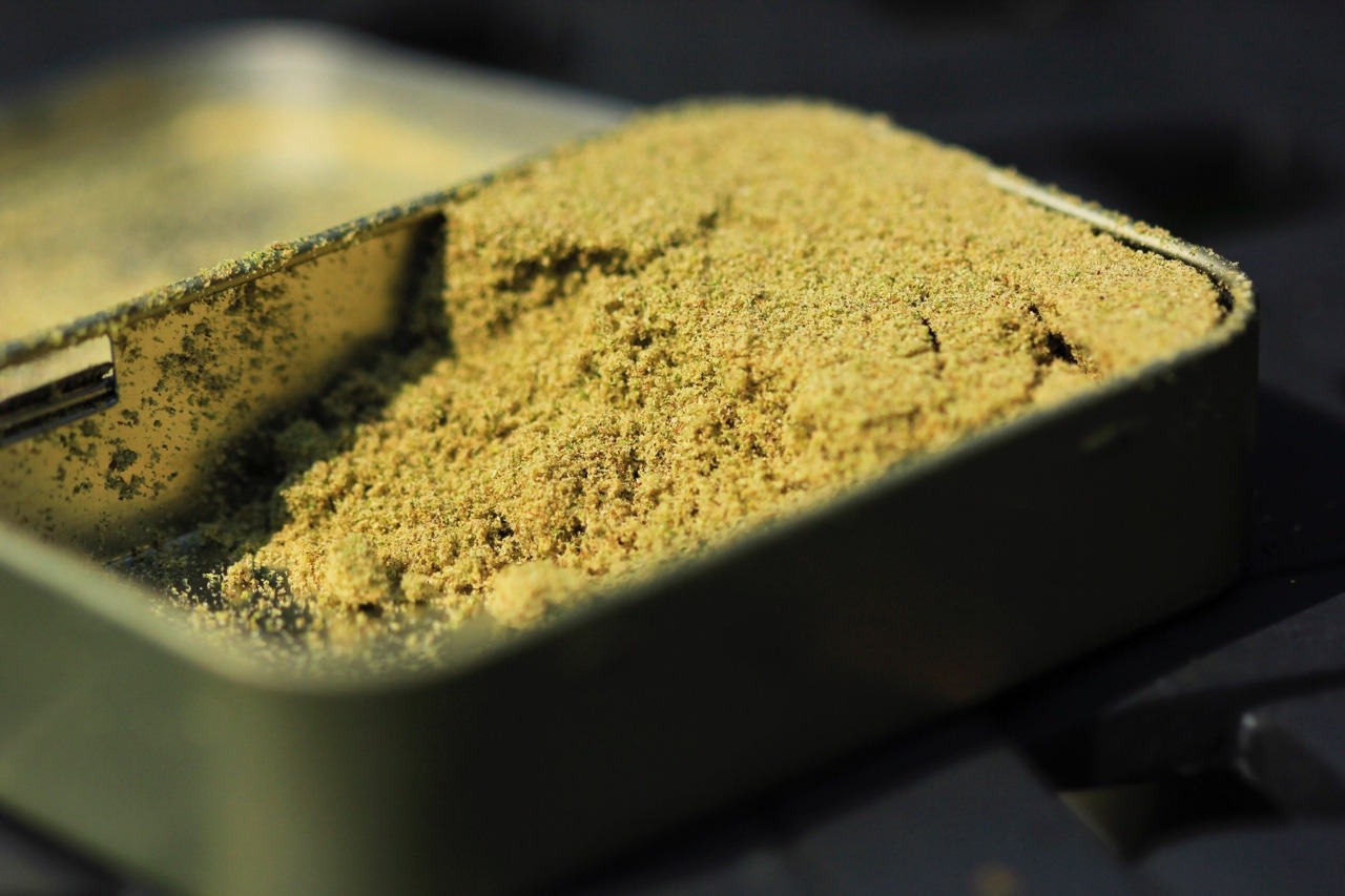 stoner-in-disguise:  a-high-ass-ginger:  Kief 😍  This is my kinda porn 