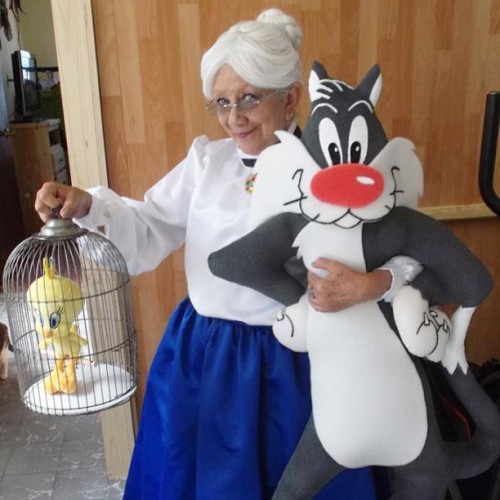 Awesome Granny Cosplay ( Looney Toons )