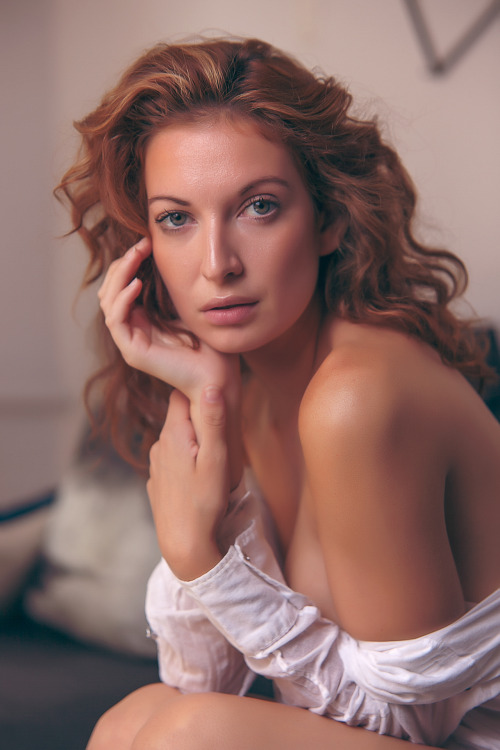 b-authentique:  Richelle Oslinker by Jonathan Red (interview) Keep reading