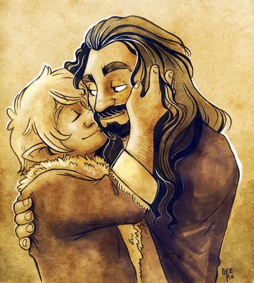 emcox-choco-icecream:nerdeeart:Dwarf snuggles, yo!This is my favorite representation of Thorin and b