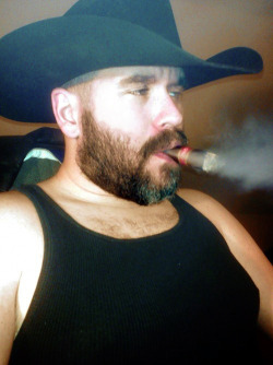 roughpipedad53:  hotdaddybear:    Woof. Wanna see him smoking a pipe.
