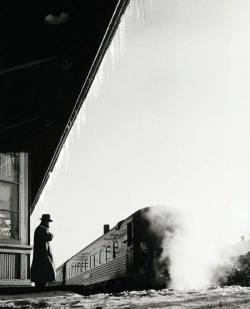 hauntedbystorytelling:    Wolf Suschitzky :: King’s Cross Station, London, 1939     more [+] by this photographer   