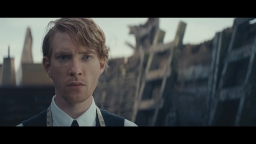 madqueenzelly:Domhnall Gleeson - The Tale of Thomas Burberry3/5